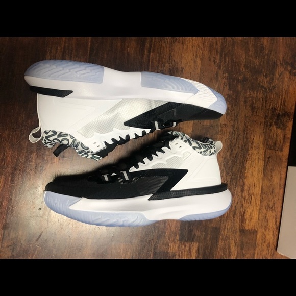 Nike Air Jordan Zion Williamson 1 Black/White Oreo All NEW main image 5